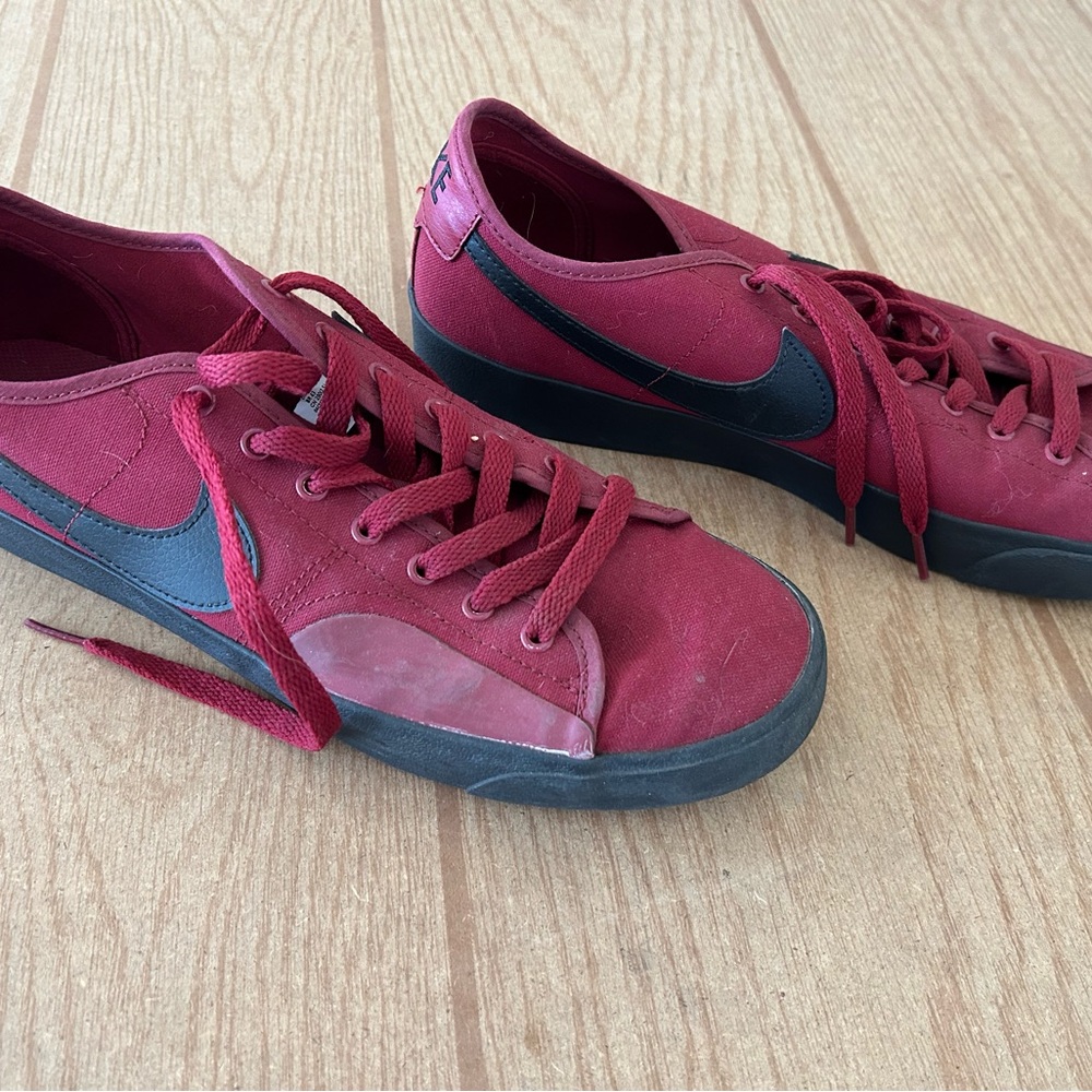 Nike Men’s Red Sneakers